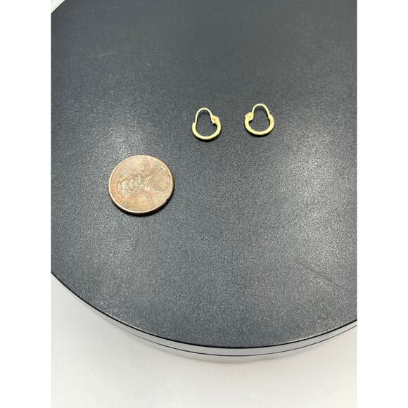 Carla Signed 14k Yellow Polished Gold Small Huggie Hoop Earrings - Picture 2 of 8